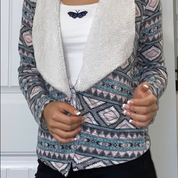 Patterned Sweater/Cardigan - Picture 3 of 3